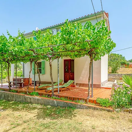Beautiful In With Wifi Holiday home Nedescina